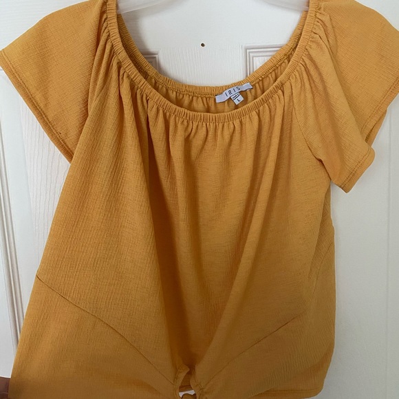 mustard yellow top - Picture 3 of 5